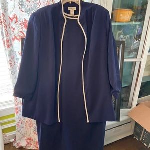 Nice navy Dress suit size 20w